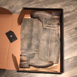 NIB Frye Shirley Riding Plate Tall boot
